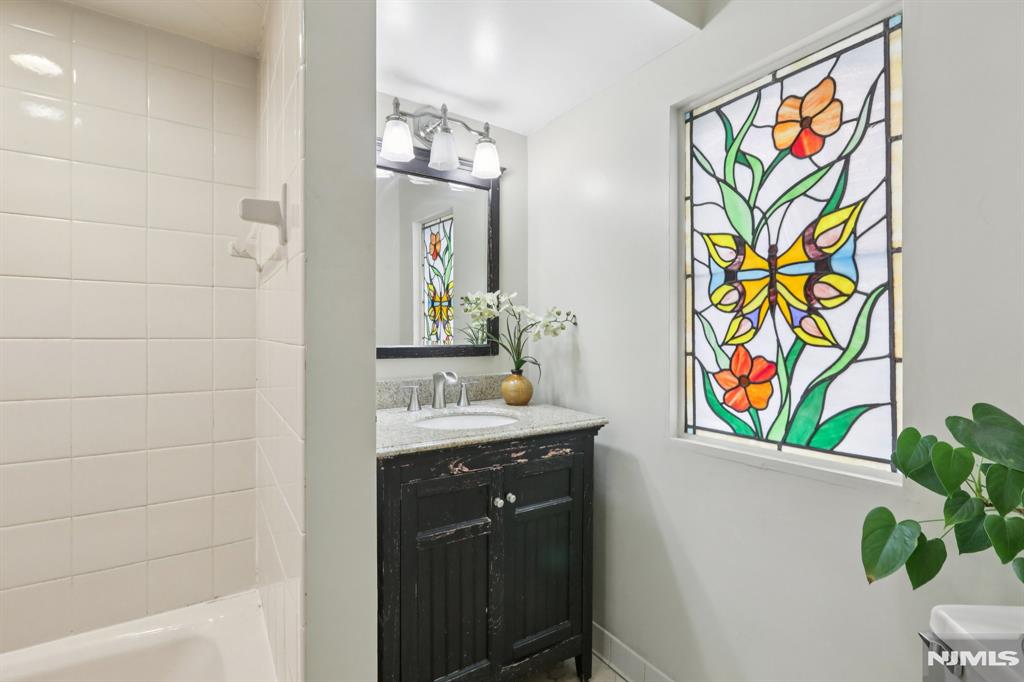 355 Kensington Drive