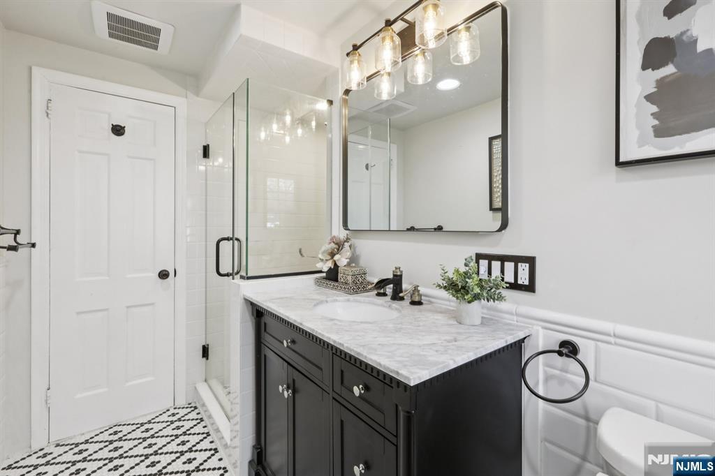 355 Kensington Drive