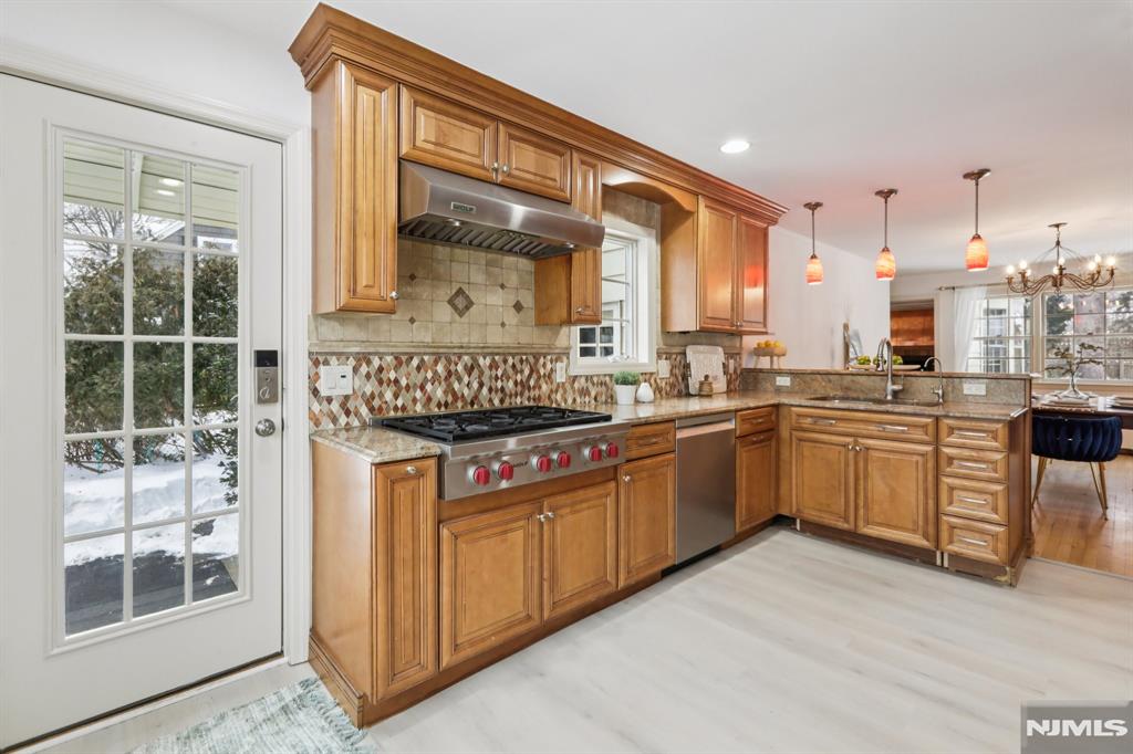 355 Kensington Drive