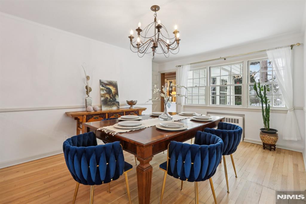 355 Kensington Drive