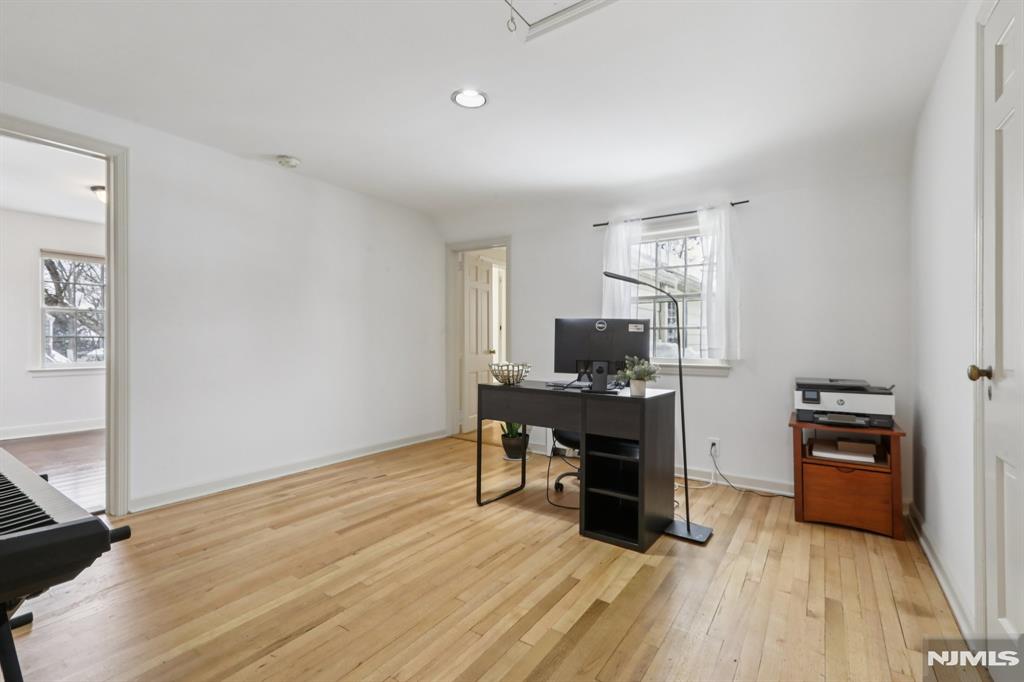 355 Kensington Drive