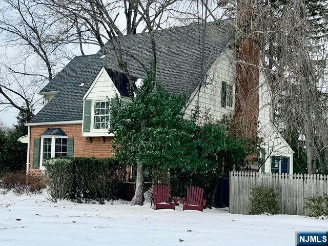 355 Kensington Drive