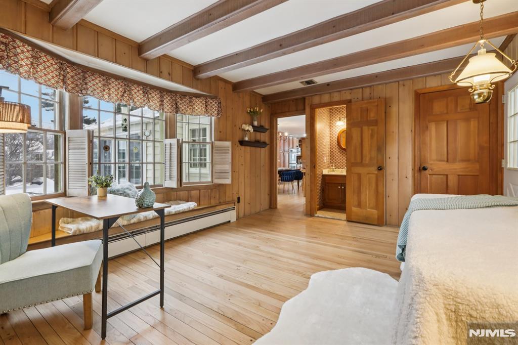 355 Kensington Drive