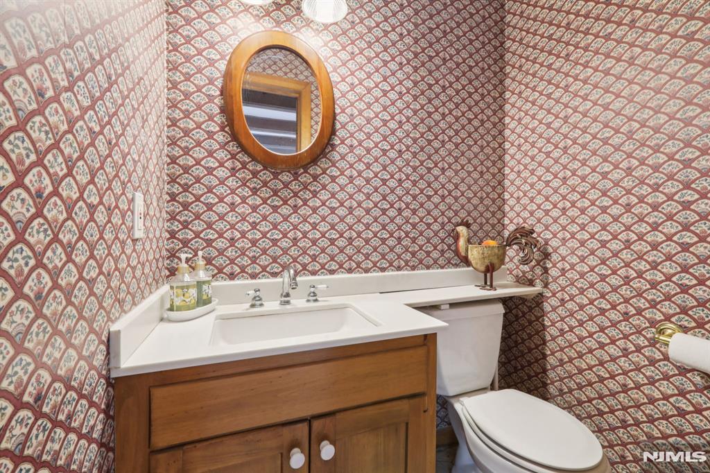 355 Kensington Drive