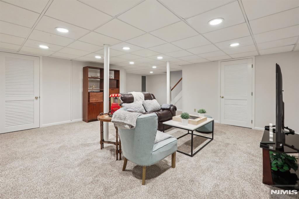 355 Kensington Drive