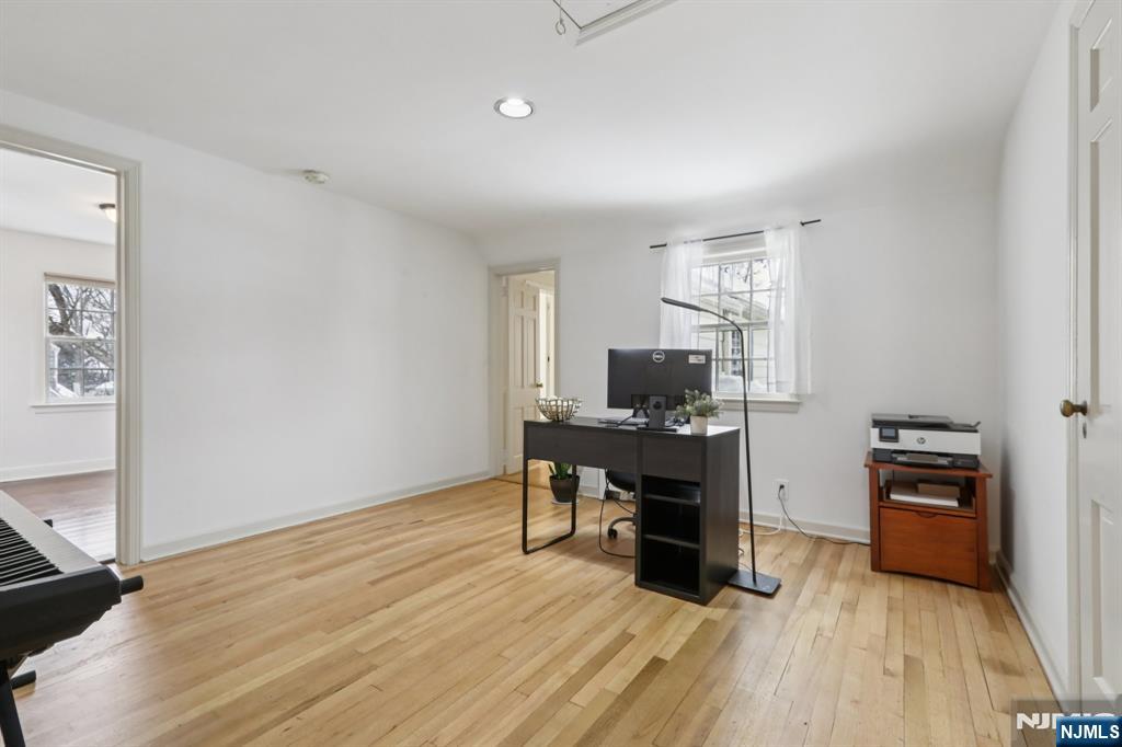 355 Kensington Drive