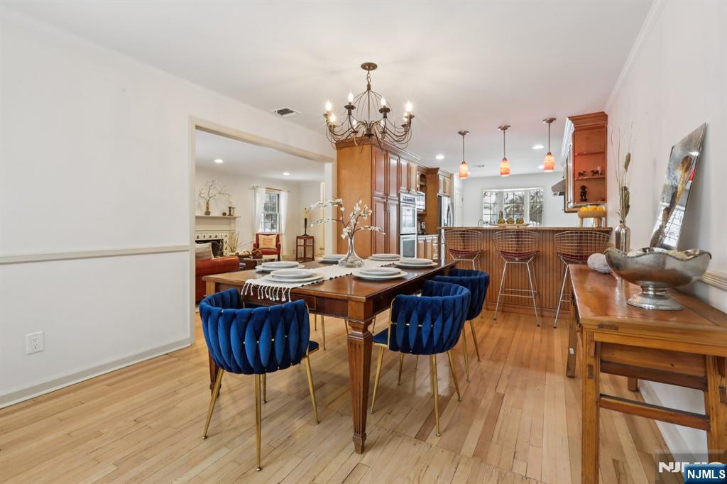 355 Kensington Drive