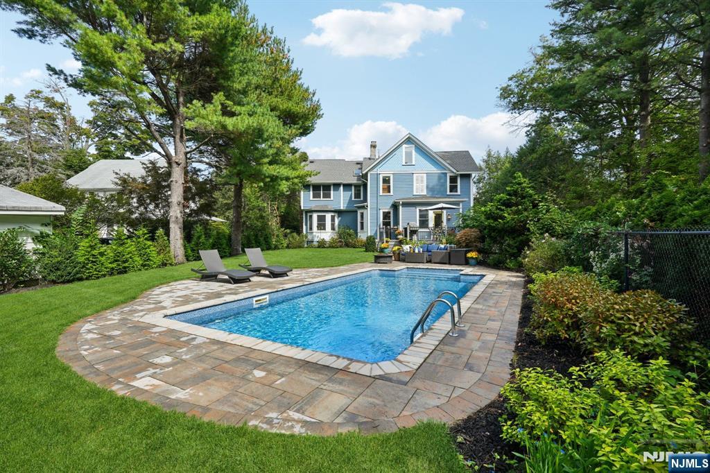 778 E Ridgewood Avenue