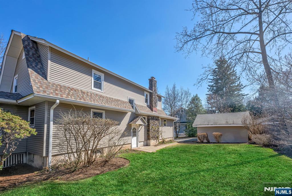 93 Carlton Avenue