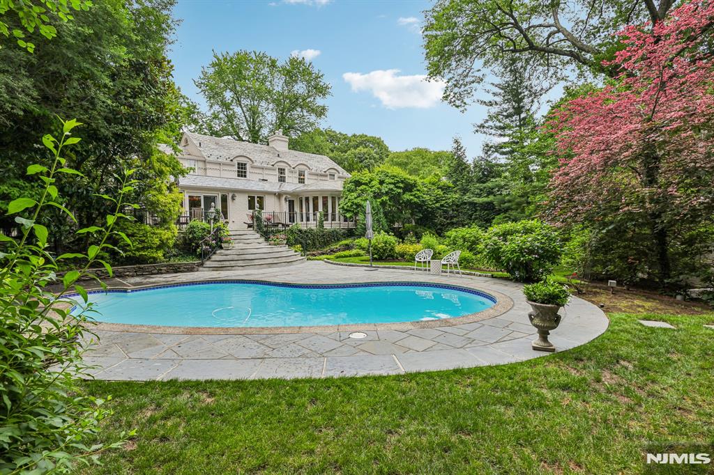 256 Lotte Road