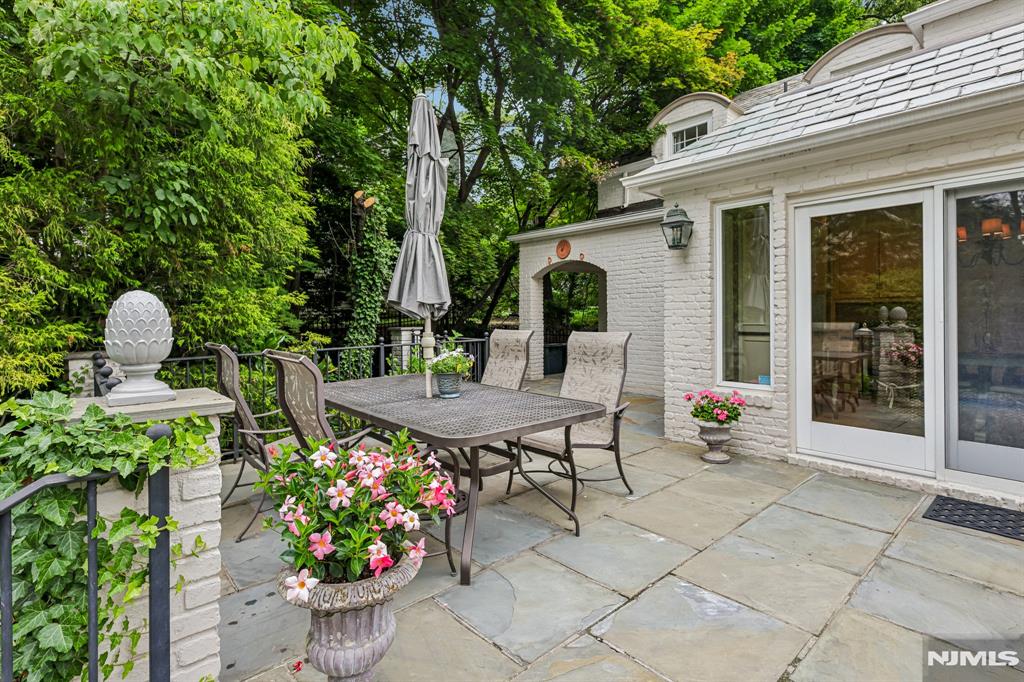 256 Lotte Road