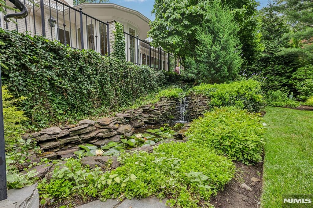 256 Lotte Road