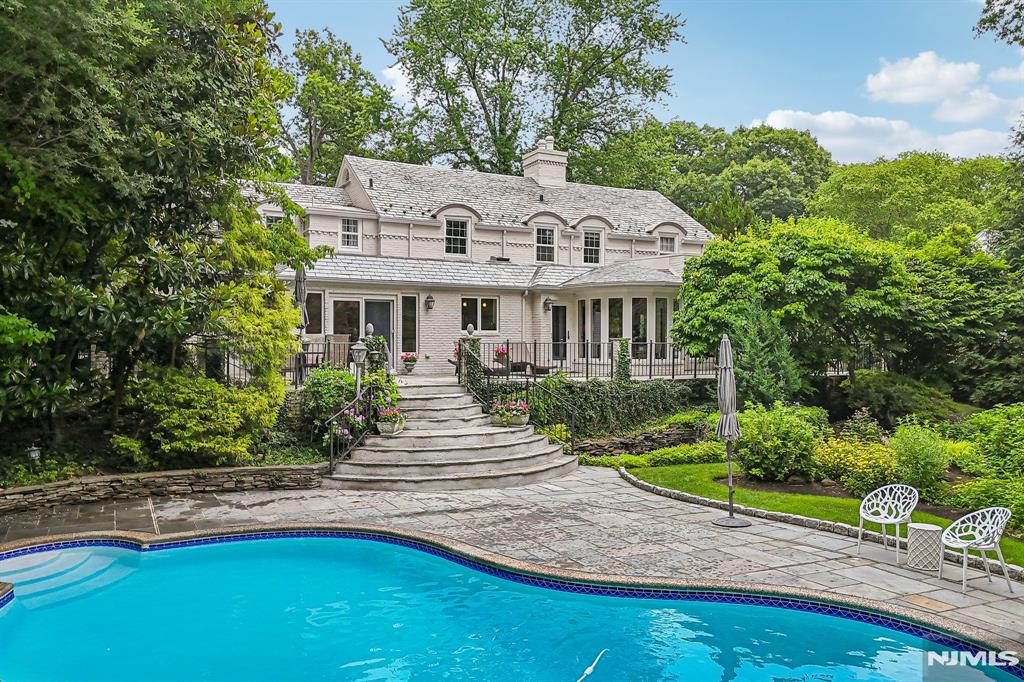 256 Lotte Road