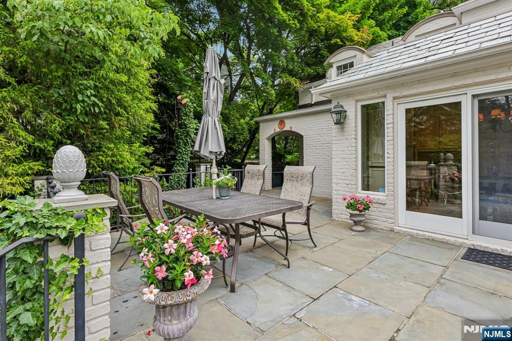 256 Lotte Road