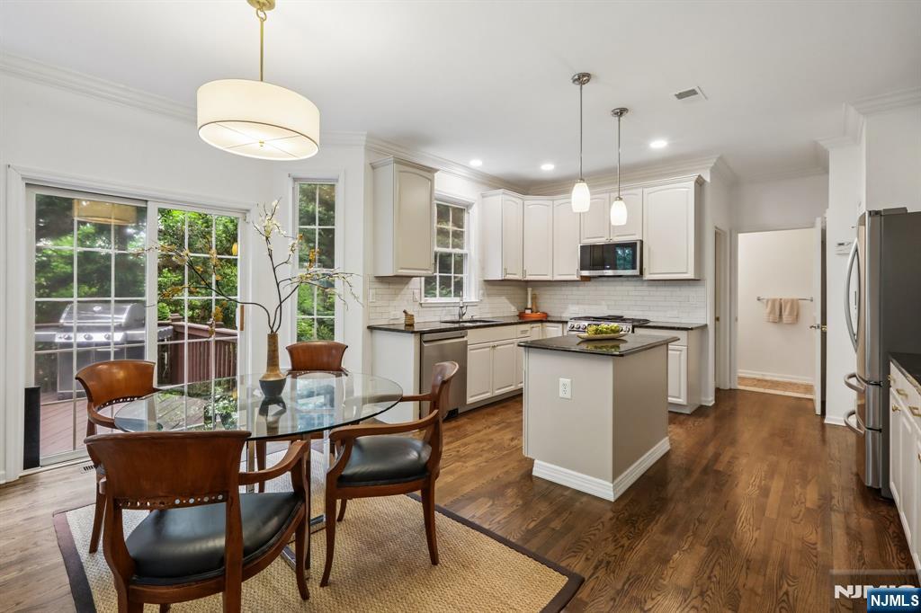 2 Winding Ridge
