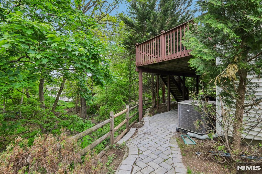 2 Winding Ridge