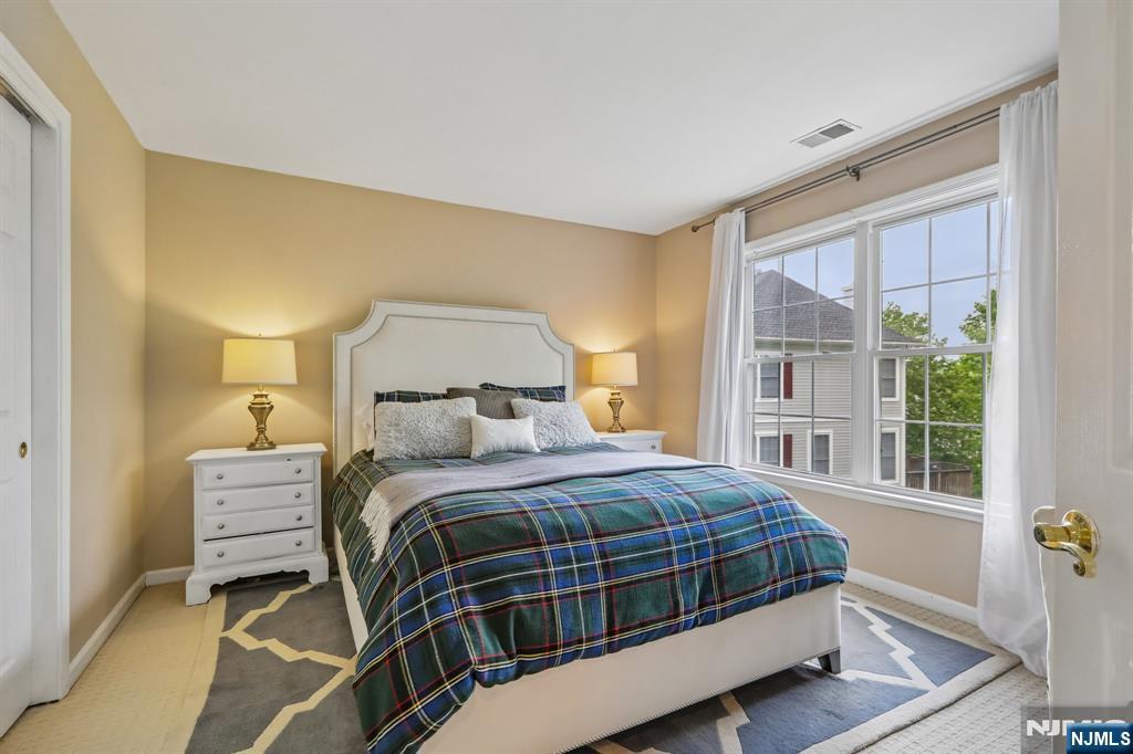 2 Winding Ridge
