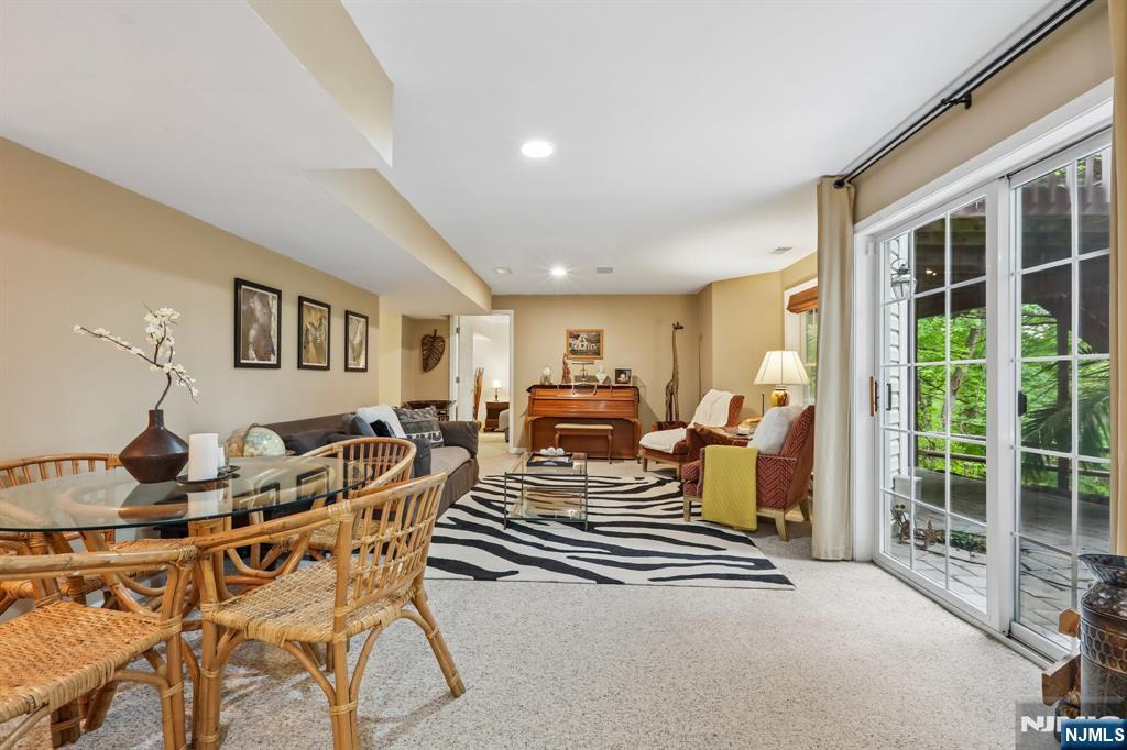 2 Winding Ridge