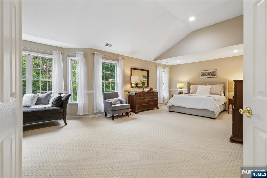 2 Winding Ridge
