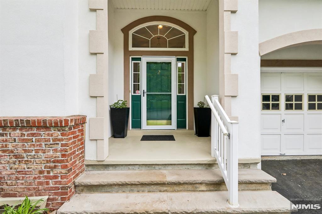 2 Winding Ridge