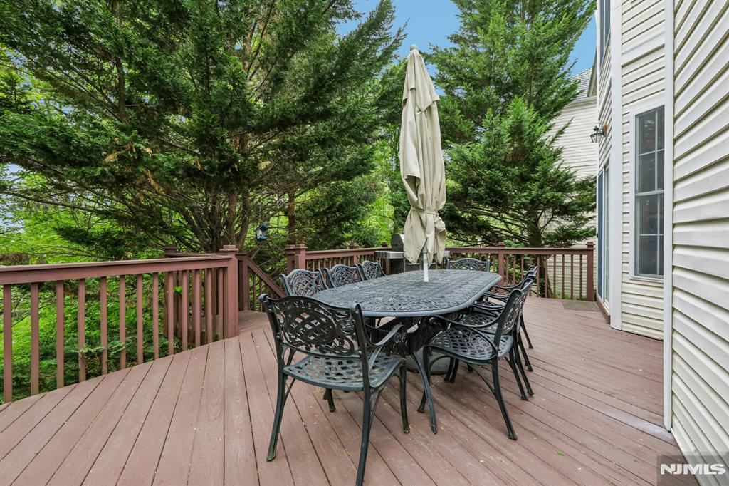 2 Winding Ridge