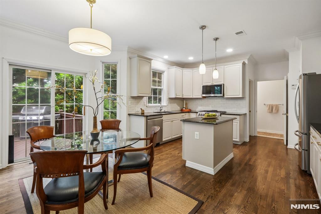 2 Winding Ridge