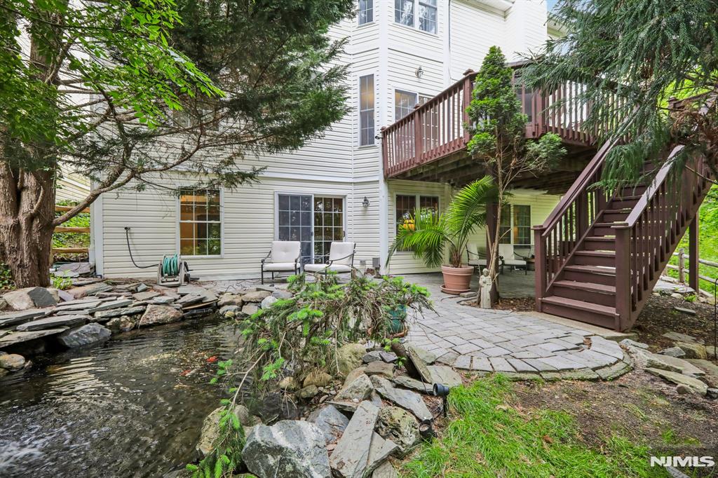 2 Winding Ridge