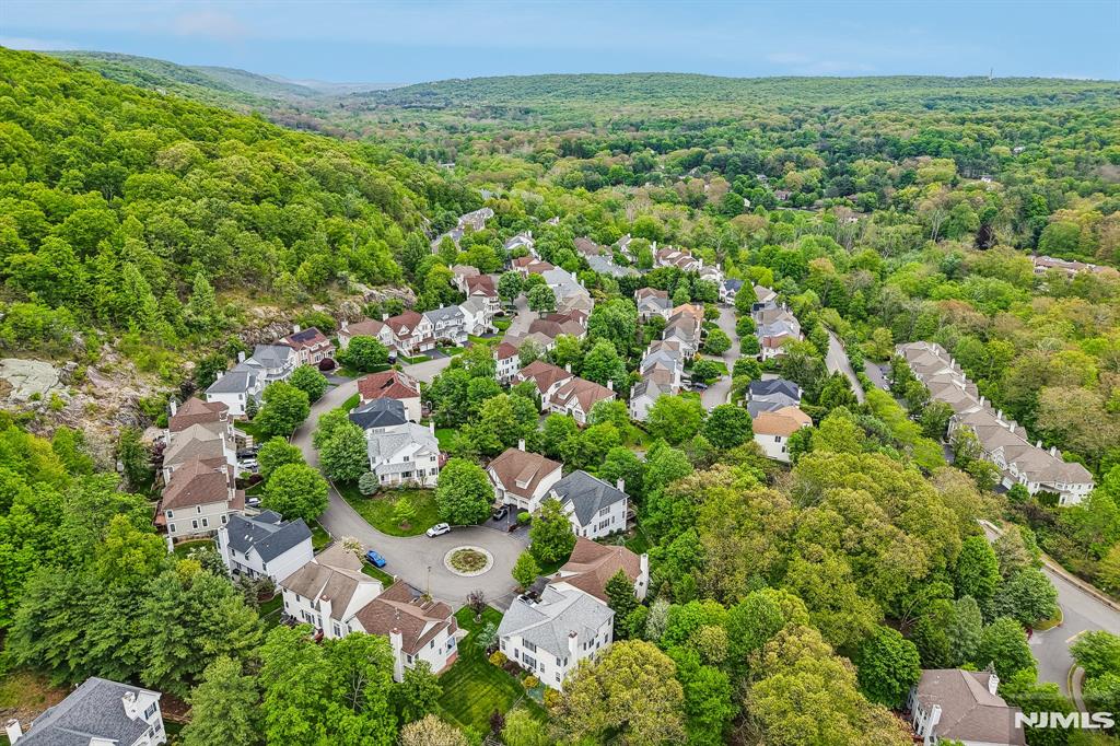 2 Winding Ridge