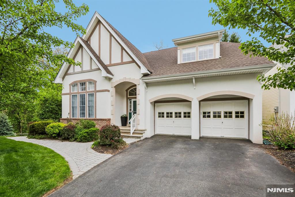 2 Winding Ridge