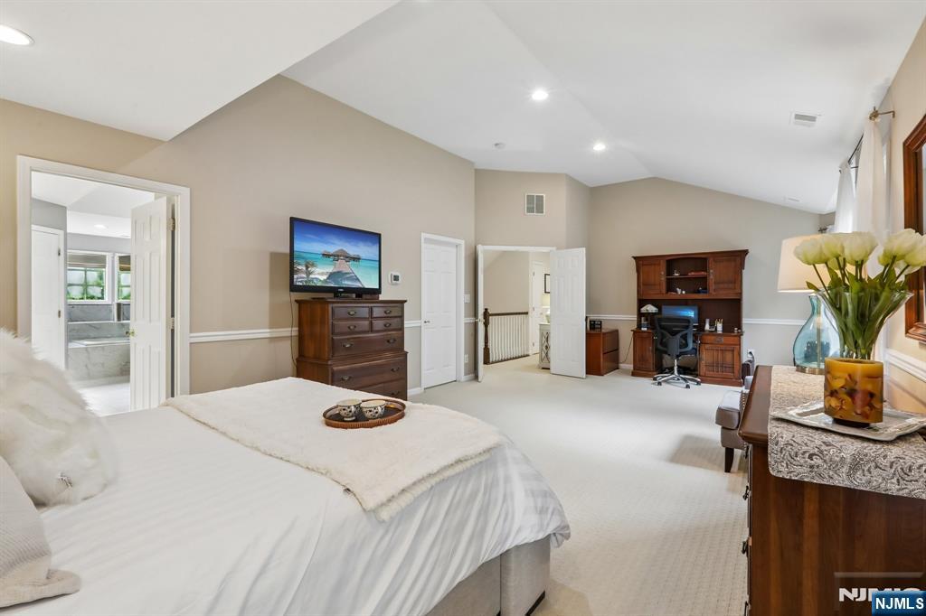2 Winding Ridge