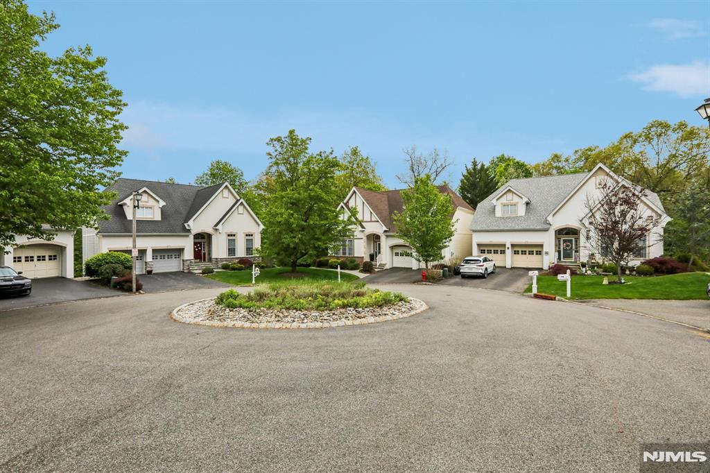 2 Winding Ridge