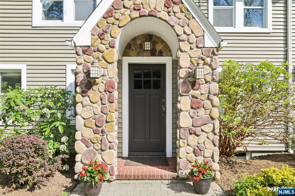 243 Lincoln Avenue