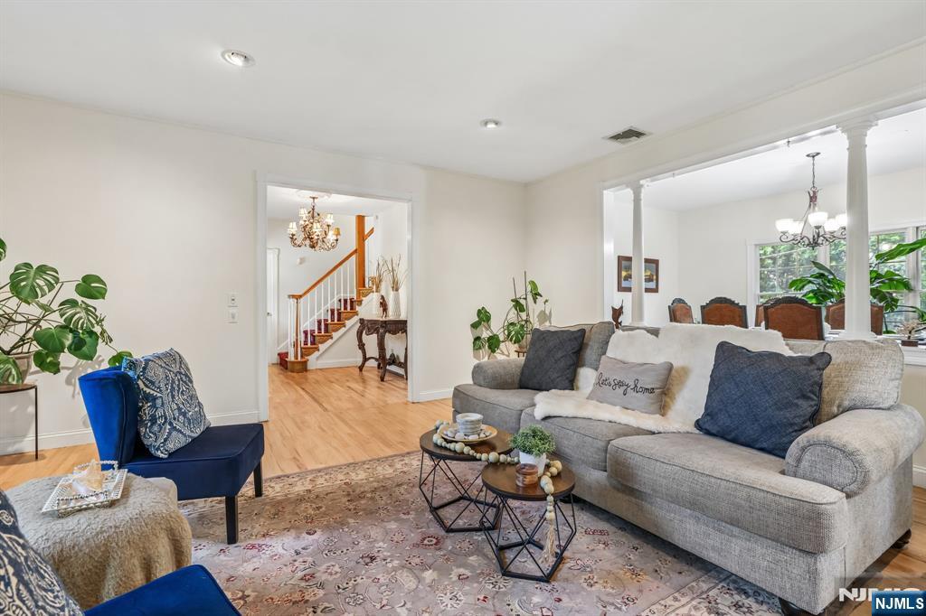 43 N Pleasant Avenue