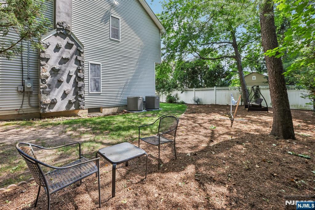 43 N Pleasant Avenue
