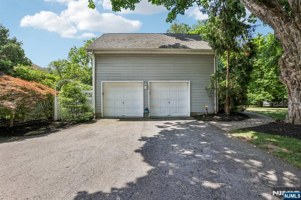 43 N Pleasant Avenue