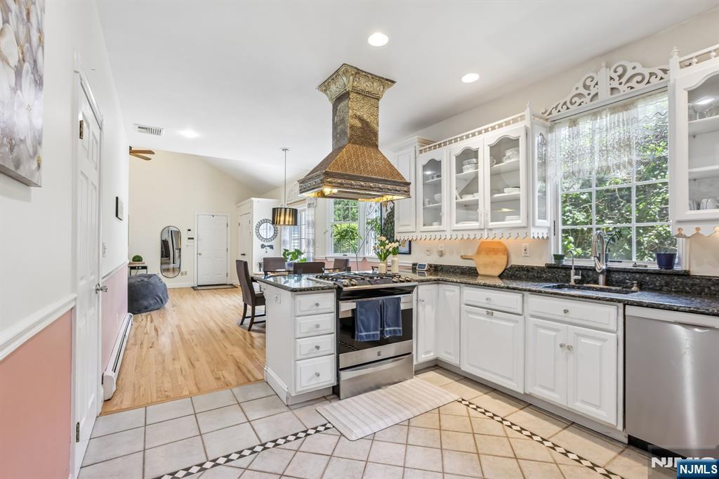 43 N Pleasant Avenue