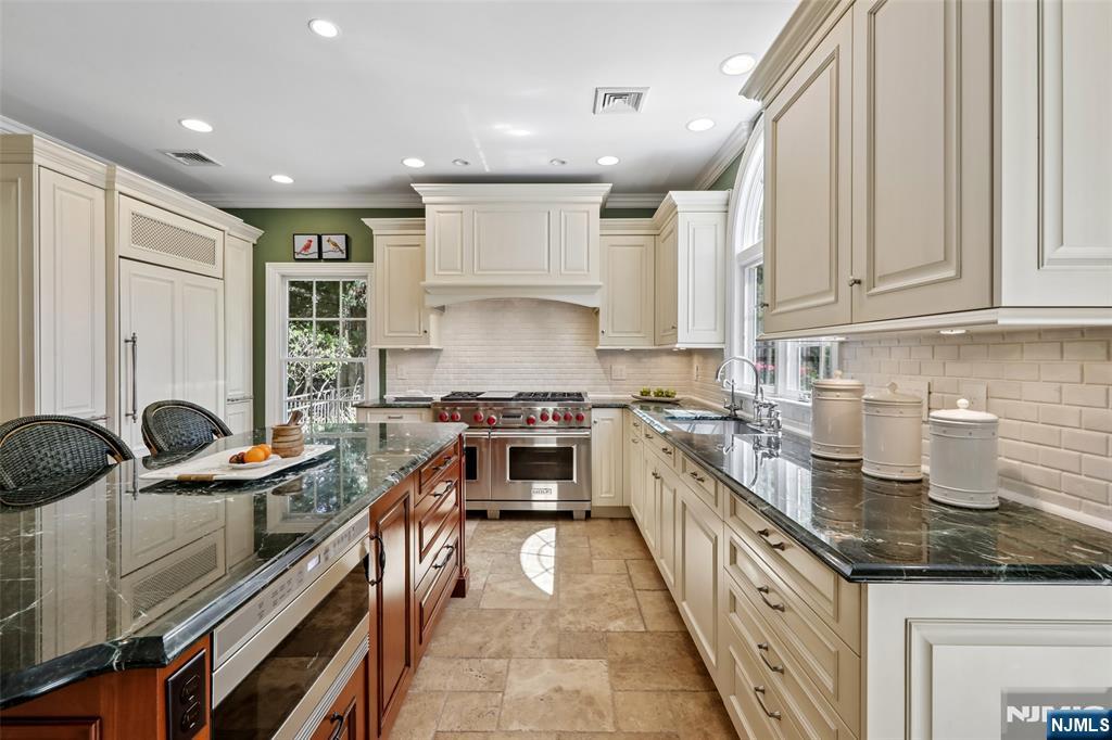 408 Drury Lane