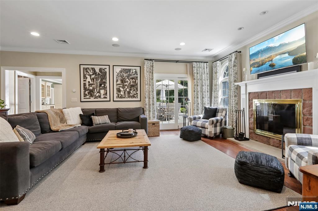 408 Drury Lane