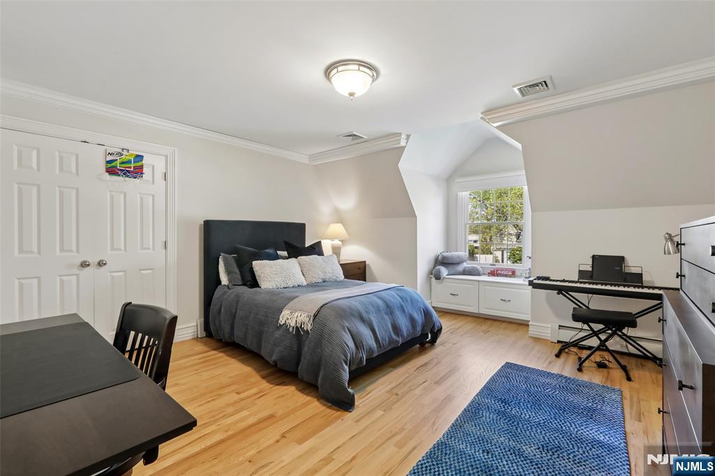 408 Drury Lane