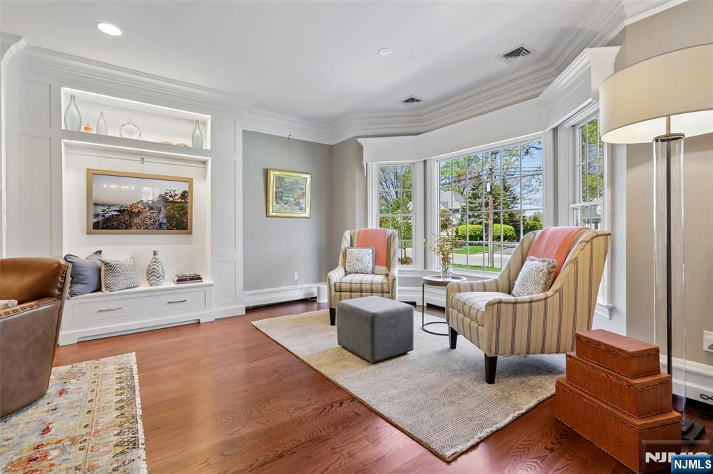 408 Drury Lane