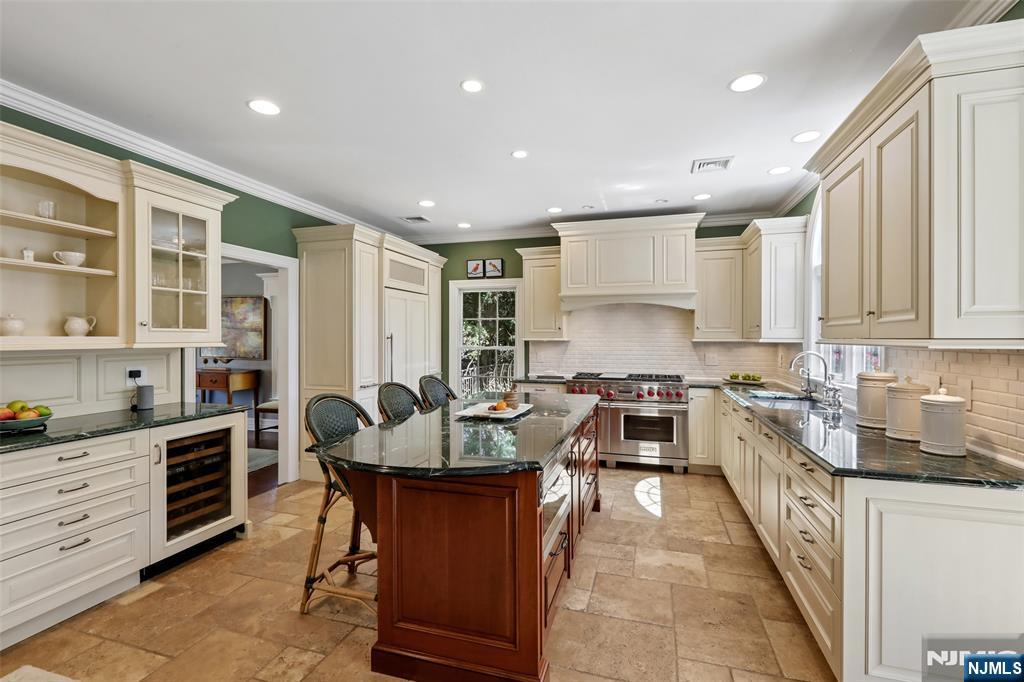 408 Drury Lane