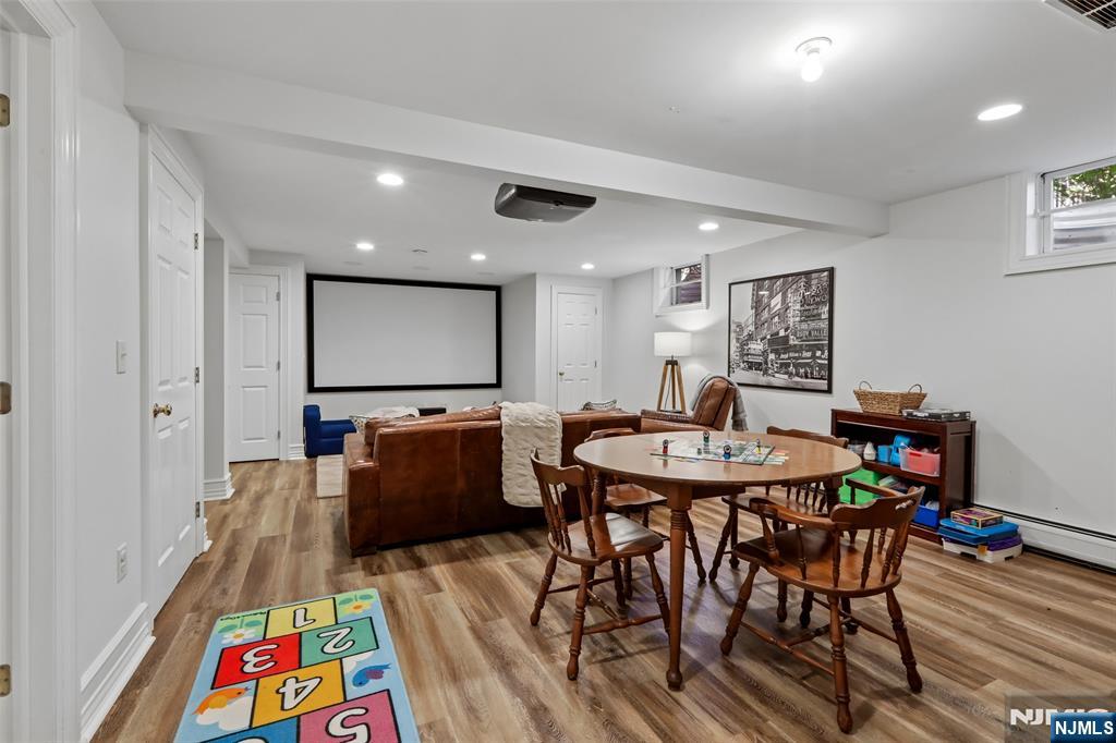 408 Drury Lane