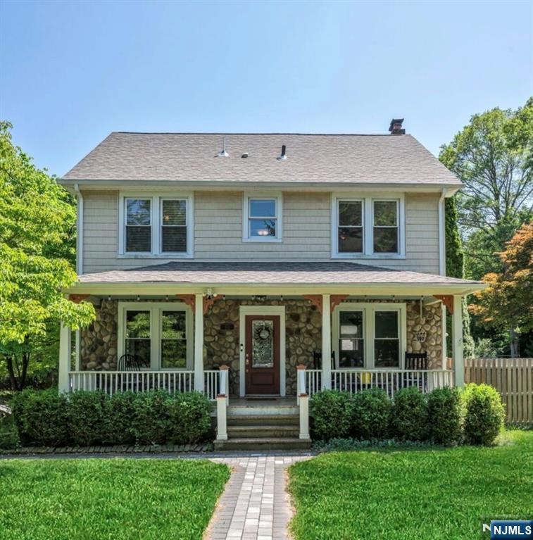 50 E Grand Avenue