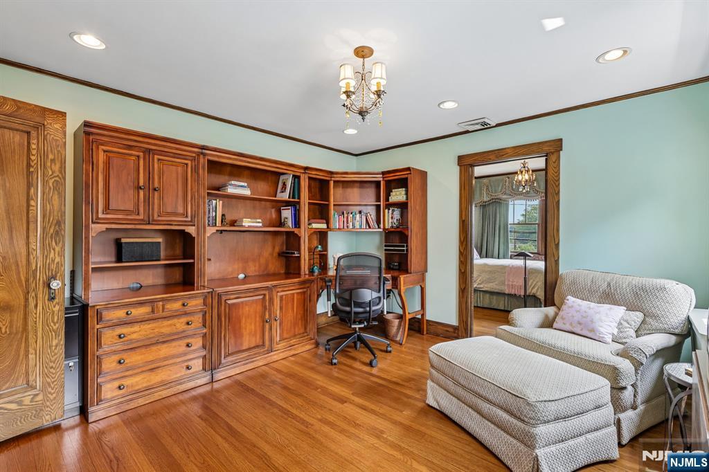 86 Walthery Avenue
