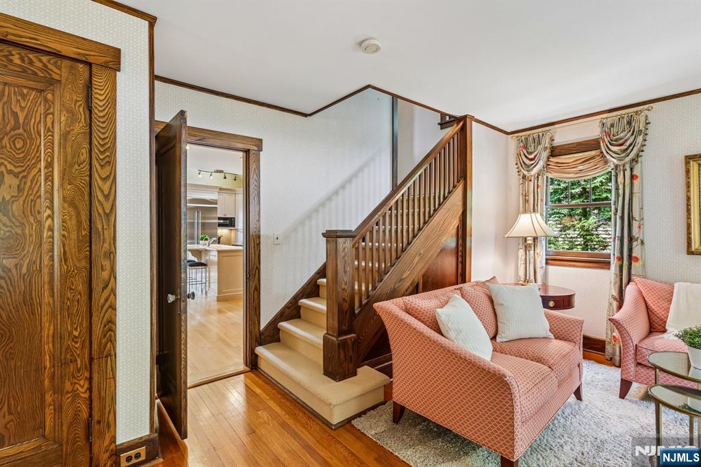 86 Walthery Avenue