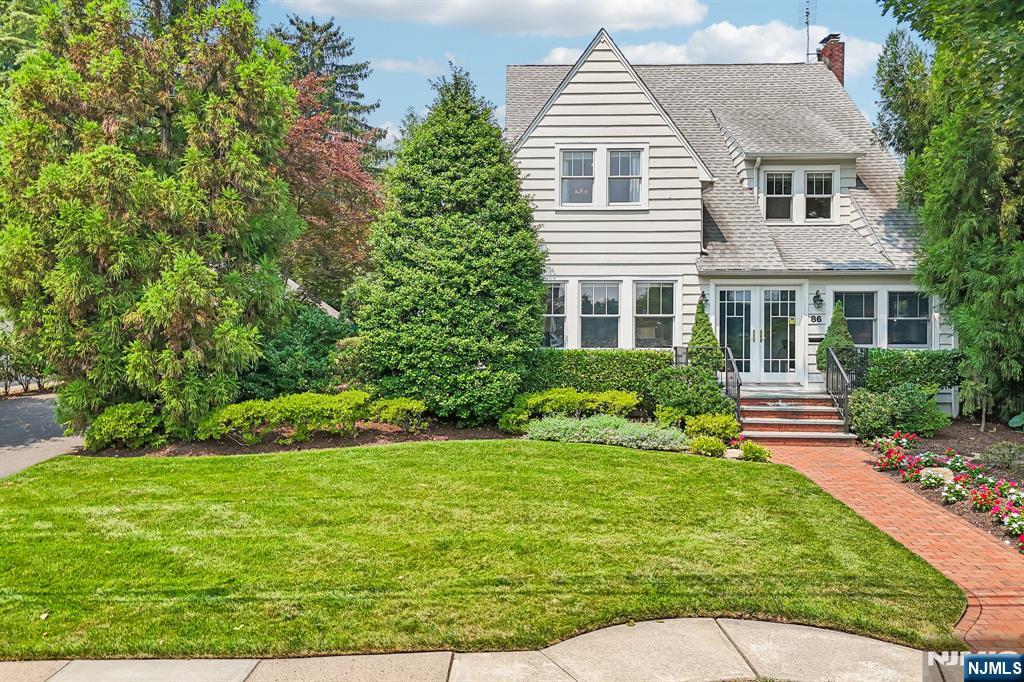 86 Walthery Avenue