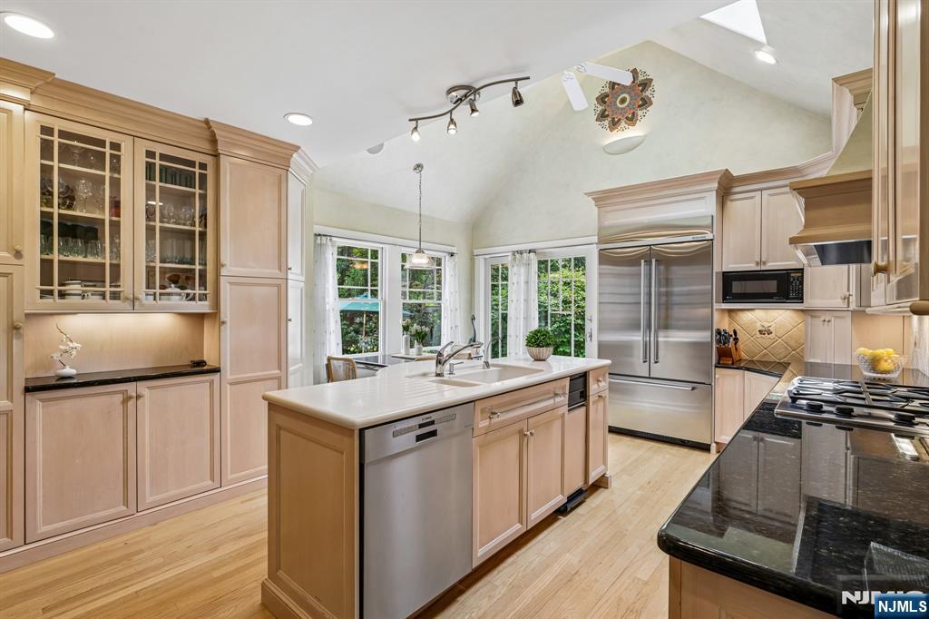 86 Walthery Avenue