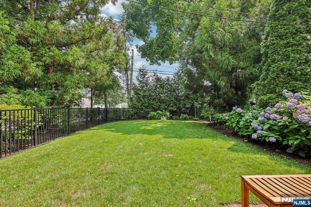 86 Walthery Avenue