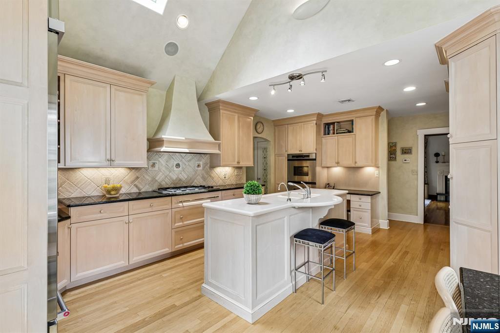 86 Walthery Avenue