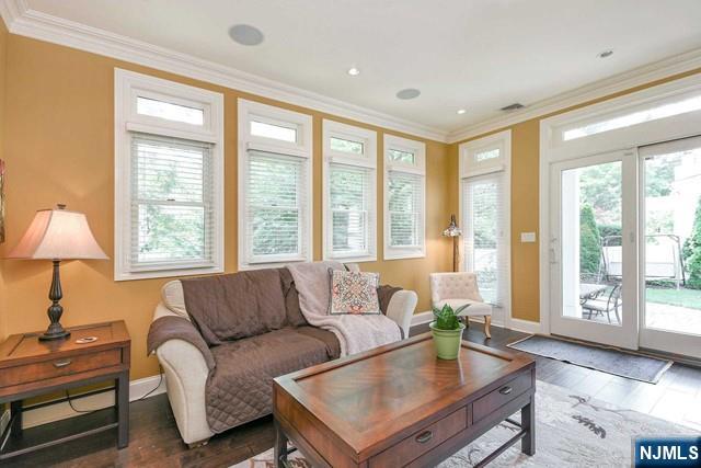 66 Glen Boulevard